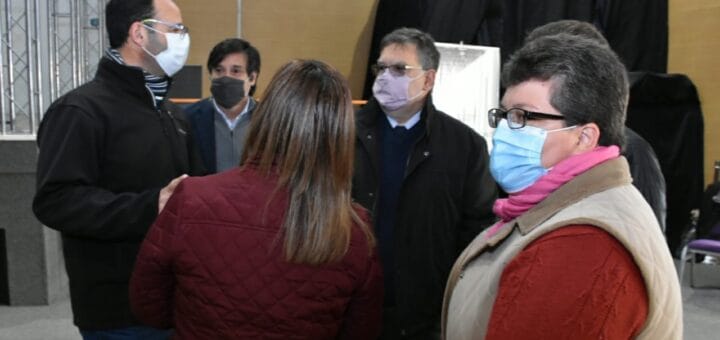 alt="Menores, de 12 a 17 años inclusive, pudieron vacunarse contra el COVID-19"