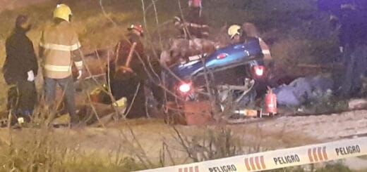 alt="En el violento accidente de tránsito murieron padre, hijo y un amigo"