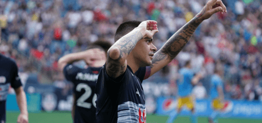 alt="Gustavo Bou celebra su conversión"