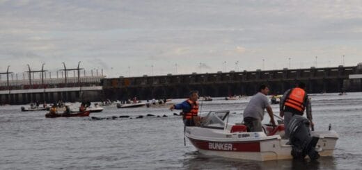 alt="La Comisión Administradora del Río Uruguay (CARU) emitió una resolución con restricciones para la pesca comercial y deportiva en el río Uruguay"