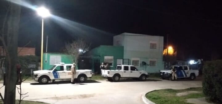 alt="En un procedimiento contra el narcotráfico en Gualeguaychú, la Prefectura detuvo a un policía"