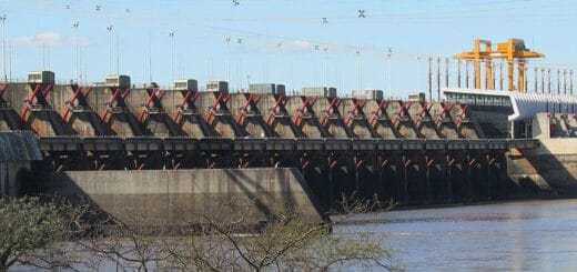 alt="en la imagen puede verse la represa de Salto Grande"