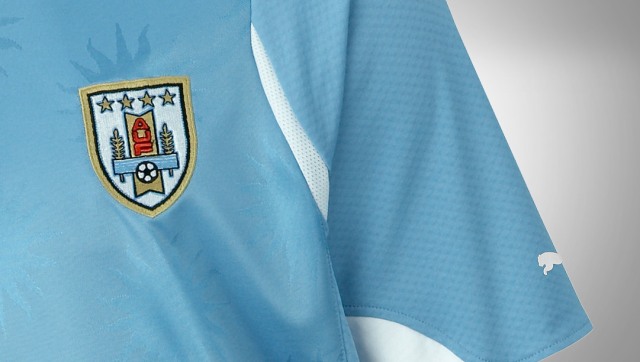 FIFA exige a Uruguay que reste dos estrellas a su escudo