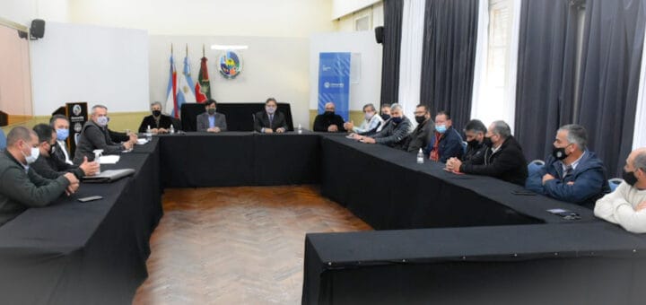 alt="El municipio y los gremios acordaron un aumento del 20%, con lo que el incremento salarial a lo largo del año sería del 53%. Sería el acuerdo más alto al que se ha arribado en todo el país"