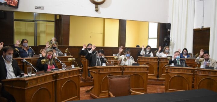 alt="Los concejales aprobaron la Ordenanza que pone en marcha una Moratoria especial para que todos los contribuyentes que tengan deudas o atrasos en los pagos en la Tasa por Servicios Sanitarios puedan cancelarlas accediendo a importantes descuentos y beneficios"