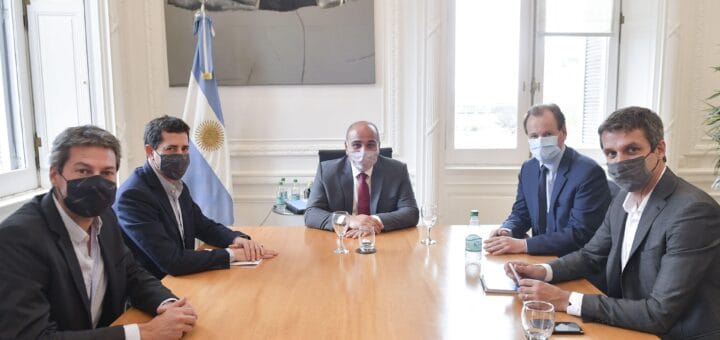 alt="El gobernador entrerriano sostuvo tras su reunión con el Jefe de Gabinete que se busca habilitar los tres pasos fronterizos que Entre Ríos tiene con Uruguay"