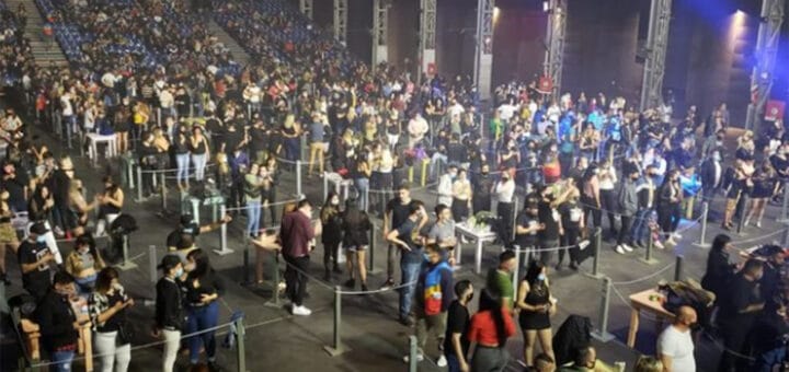 alt="Concordia habilita el baile en burbuja para los integrantes de una misma mesa"