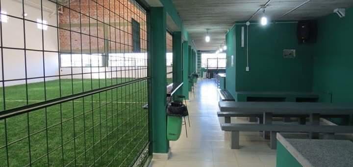 alt="La municipalidad resolvió extender el horario habilitado para el funcionamiento de clubes, gimnasios y canchas de Fútbol 5"