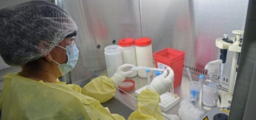 alt="de la investigación epidemiológica surge que no existieron contactos estrechos durante el período contagiante de las personas"