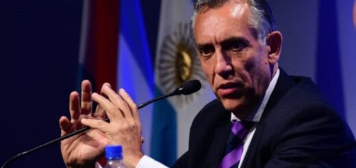 alt="El fiscal de Estado de la provincia, Julio Rodríguez Signes, expresó su parecer luego de las protestas que realizaron algunas organizaciones en Rosario que además intimaron al gobierno santafesino para que denuncie al de Entre Ríos por los incendios"