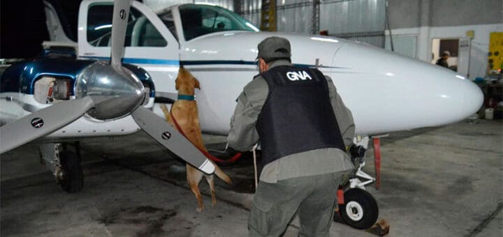 alt="La avioneta fue localizada en un hangar de General Campos"