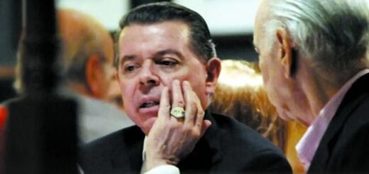 alt="El fallecimiento del exjuez entrerriano Norberto Oyarbide fue recordado por tan sólo un aviso fúnebre"