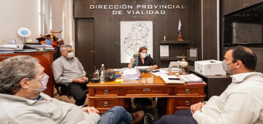 alt="La titular de la Dirección Provincial de Vialidad (DPV), Alicia Benítez, recibió en la casa central, al intendente de Puerto Yeruá, Daniel Benítez"