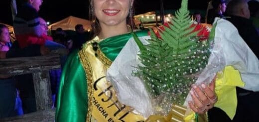 alt="en la imagen puede verse a la representante de los charrúas, katherine raminger"