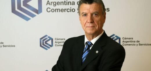 alt="El presidente de la Cámara Argentina de Comercio, Natalio Mario Grinman, advirtió sobre controles realizados por sectores militantes"