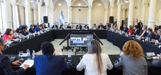 alt="Ministras y ministros de Educación de las 24 jurisdicciones del país celebraron la 112° asamblea del Consejo Federal de Educación (CFE)"