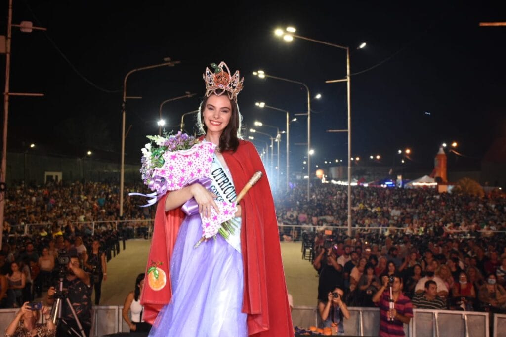 alt="Karen Lodi, representante de Colonia Roca, es la nueva Reina Nacional de la Citricultura"