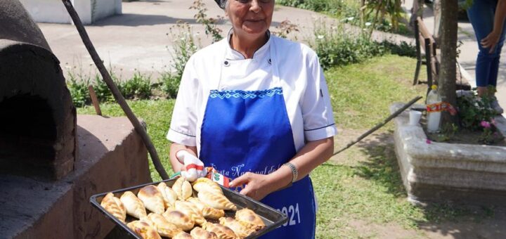 alt="Para distinguirlas del resto de las versiones norteñas, explica Palavecino, la variante tucumana de la empanada no lleva morrón, ni papa"