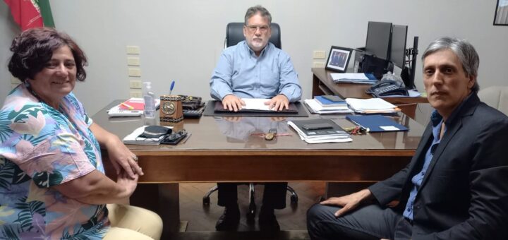 alt="El intendente se reunió con sus asesores económicos y anunció un bono de 10 mil pesos"