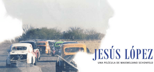 alt="en la imagen puede verse un afiche de cine de la película Jesús López, donde hay varios autos de carrera Fiat 600"