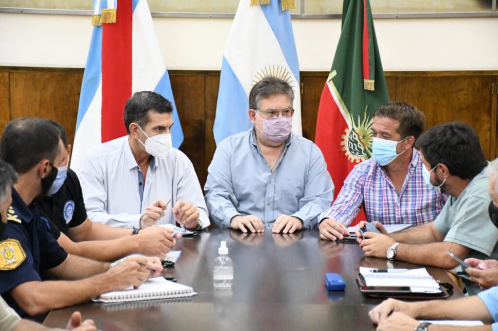 alt="En una reunión presidida por el intendente Alfredo Francolini se determinó que el horario de largada será a las 21 horas"