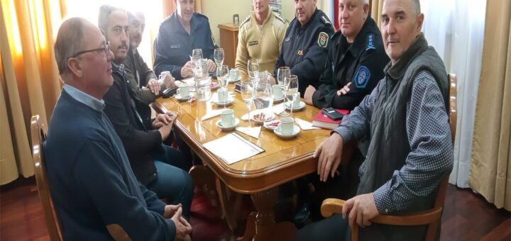 alt="La dirigencia de la Federación Agraria entrerriana mantuvo una reunión con la cúpula policial de la provincia"
