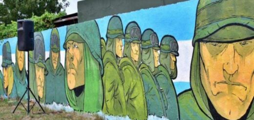 alt="Durante el 37° aniversario de la Guerra de Malvinas, en Concordia. se inauguró un mural en homenaje a los ex Combatientes, en calle 1° de Mayo y las vías. La obra pertenece al dibujante y artista plástico Daniel Mendoza, quien realizó en la misma zona un mural en homenaje a los tripulantes del ARA San Juan"