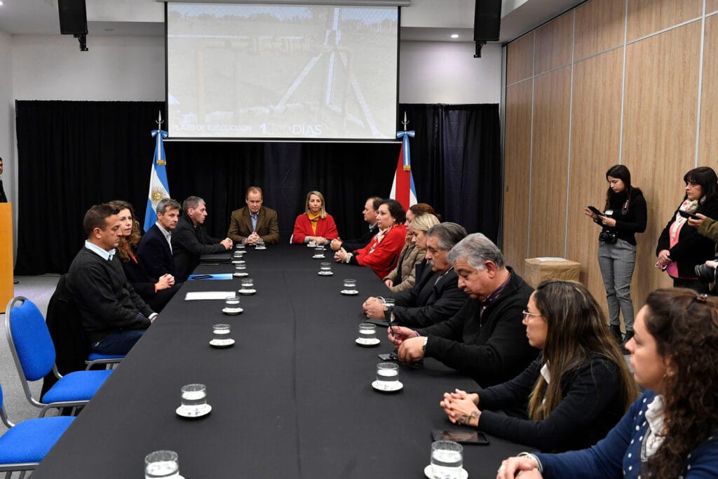 alt="El gobernador Gustavo Bordet no dudó en calificar al gasoducto como la obra de desarrollo gasífero más importante de los últimos 20 años”.