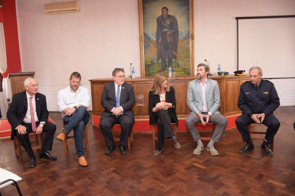 alt="La construcción de la Comisaría 11, la ampliación de la alcaidía, el 911 y otros anuncios fueron realizados durante la jornada."