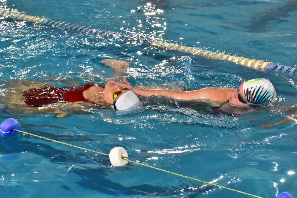 alt="Con pruebas en pileta se realizó la primera instancia de reválida y admisión para los guardavidas de Concordia"