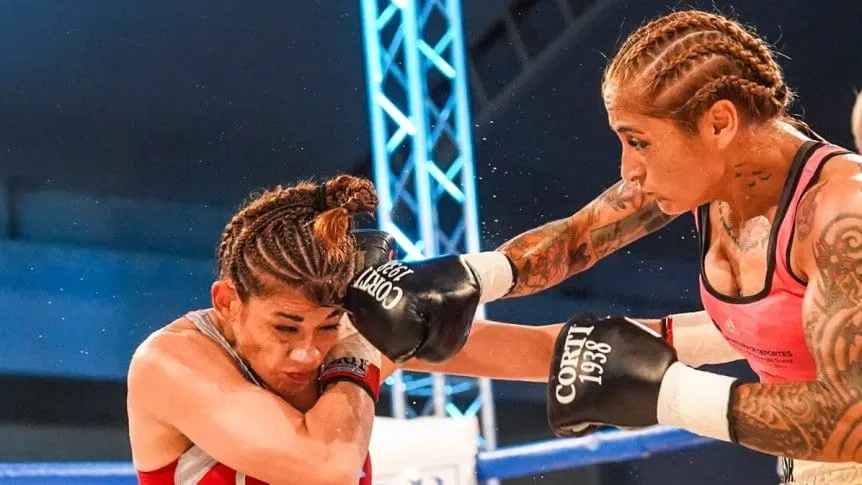 alt="La villaguayense derrotó a "La Tigresa" Acuña por fallo unánime y es tricampeona mundial de boxeo"