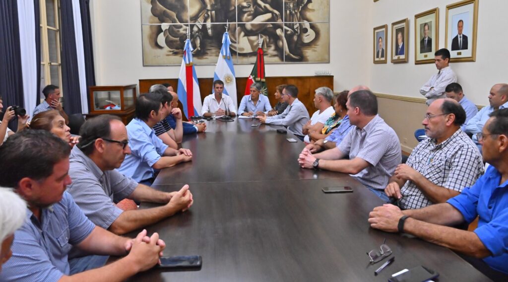 alt="La municipalidad utiliza tecnología para detectar obras no declaradas y lanza un plan de facilidades de pago. El anuncio fue realizado ante representantes de distintos colegios profesionales"