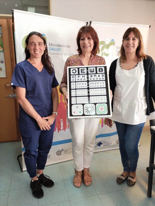 alt="En el marco del Programa Redes, distribuyeron carteles de agudeza visual en barrios y localidades del Departamento Concordia"