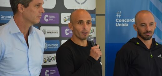 alt="La convocatoria del programa Becas Deportivas, implementado por el intendente Enrique Cresto, busca colaborar en la preparación de los deportistas locales"