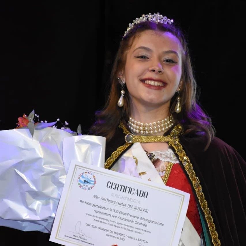 alt="Ailén Rebot, de la Colectividad Suiza,  fue electa Vicerreina de la Fiesta Provincial y Regional del Inmigrante"