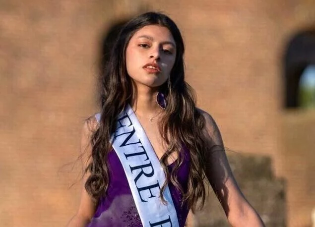 alt="Denise Morales, una joven de Concepción del Uruguay es finalista del concurso Señorita Independencia Argentina"