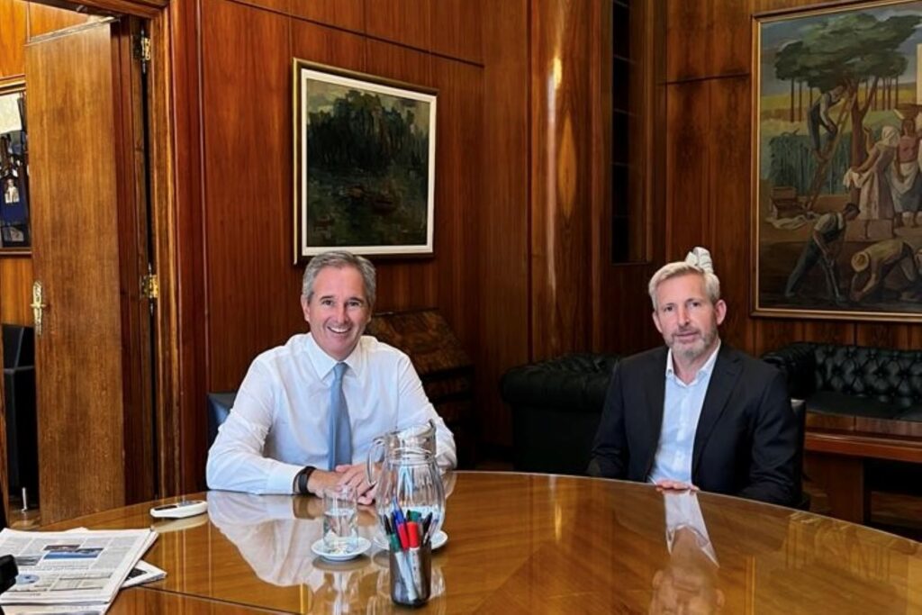 alt="Frigerio se reunió con los funcionarios nacionales Guillermo Ferraro, Pablo Quirno y Diana Mondino"