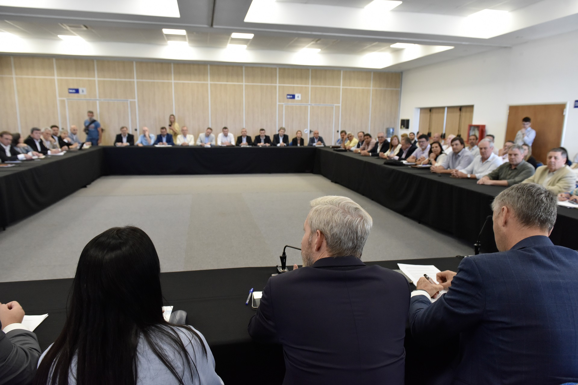 Frigerio encabezó la primera reunión de gabinete ampliado
