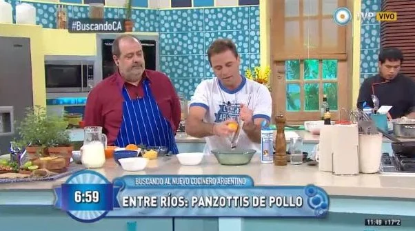 alt="Antes de brillar en la televisión uruguaya, Nacho Lacava representó a Entre Ríos en una de las emisiones de Cocineros Argentinos, junto al recordado Guillermo Calabrese"