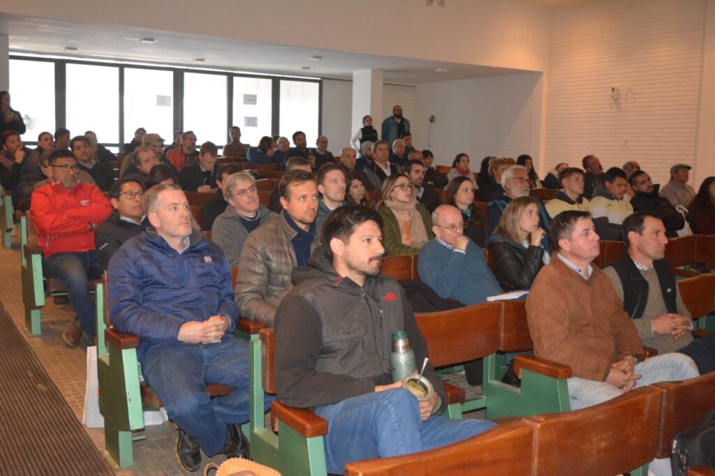 alt="Con un día de campo continúa hoy, en Concordia, el desarrollo de la Jornada Citrícola Nacional"