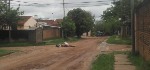 alt="basura acumulada en la intersección de unas calles de un barrio de Concordia"
