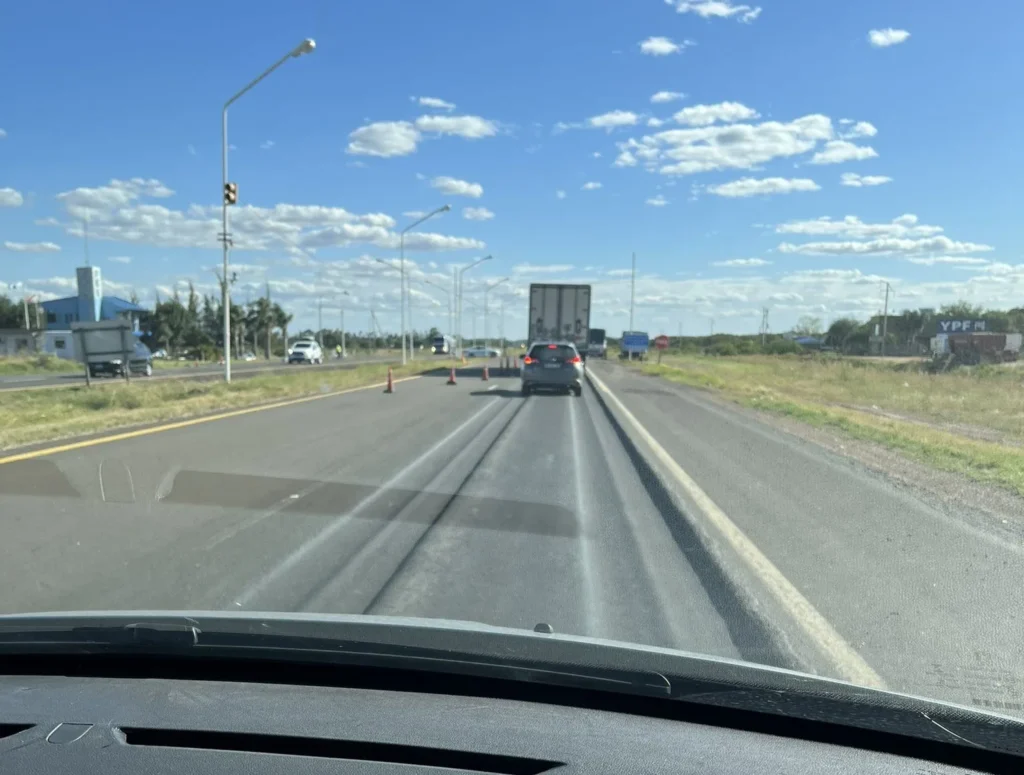 alt="La Nación llamó a licitación las rutas explotadas por Caminos del Río Uruguay, incluida la autopista Artigas"