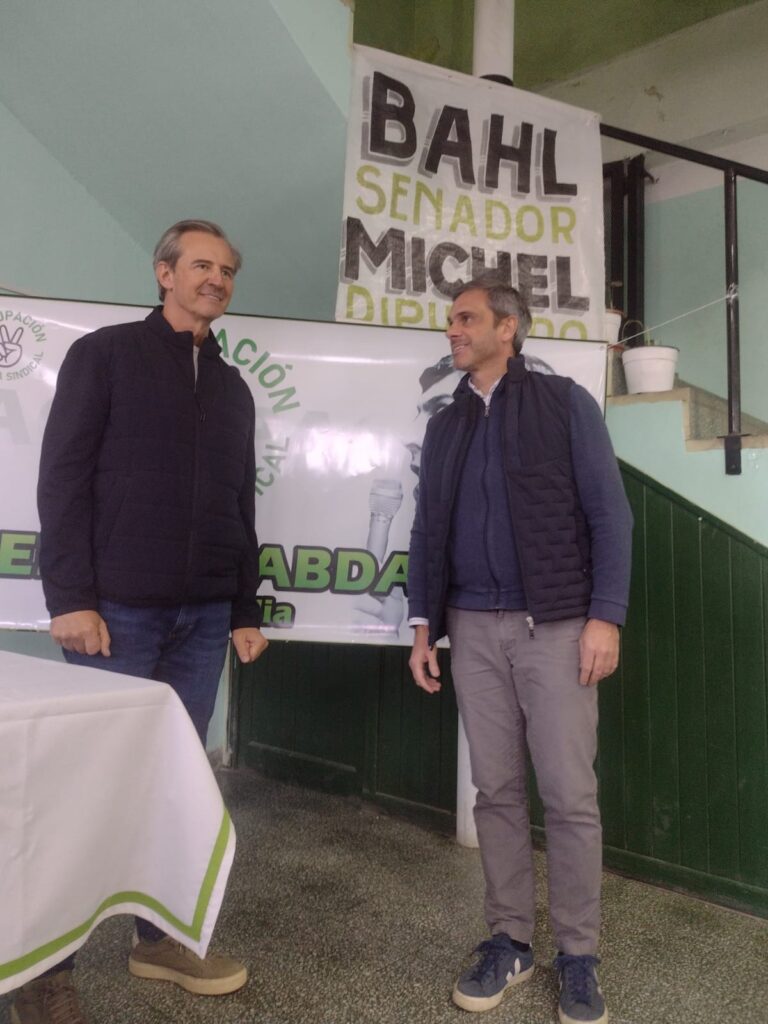 alt="Adán Bahl y Guillermo Michel en la sede de ATE, seccional Concordia"