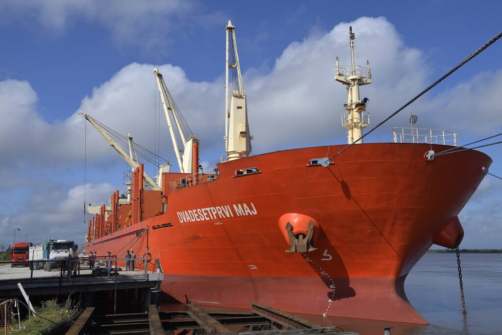 alt="El futuro de la Hidrovía Paraná-Paraguay se debate. Entre Ríos exige su inclusión y el puerto de Ibicuy juega un rol fundamental como nodo logístico"