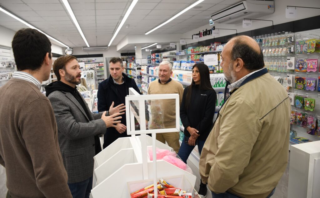 alt="Simplicity en Concordia ya es una realidad. La cadena abrió su local en la peatonal, creó 9 empleos y apuesta por la ciudad"