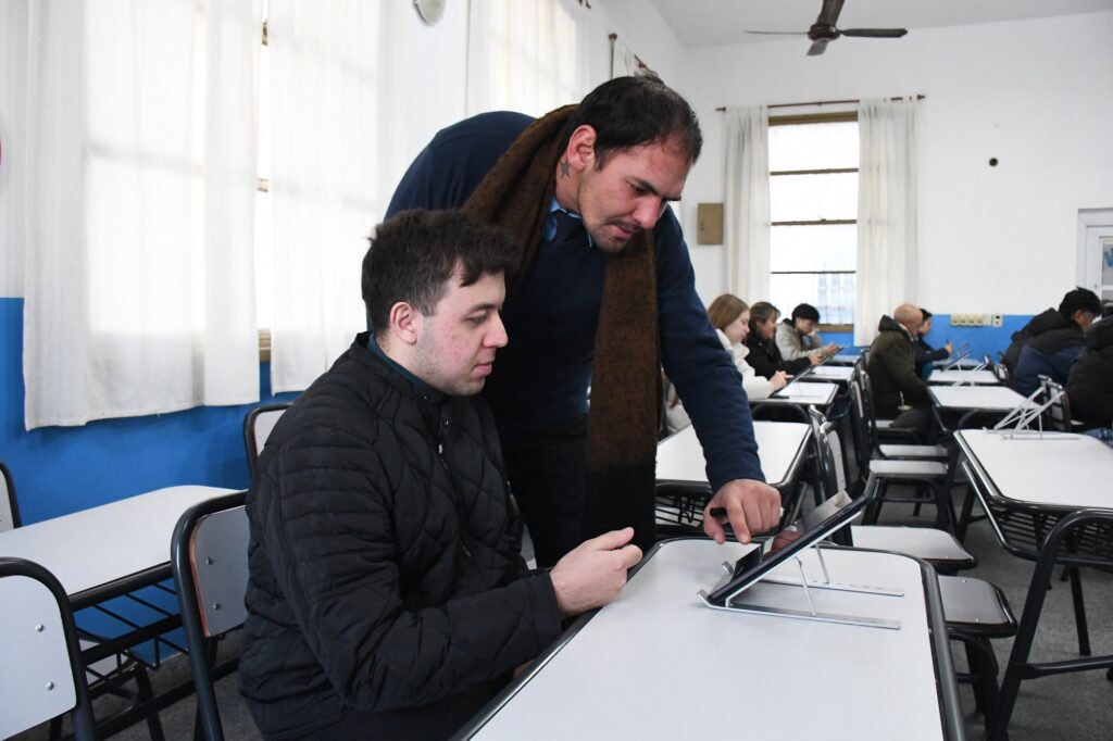 alt="El examen teórico de conducir digital moderniza trámites, aseguraron desde el municipio"