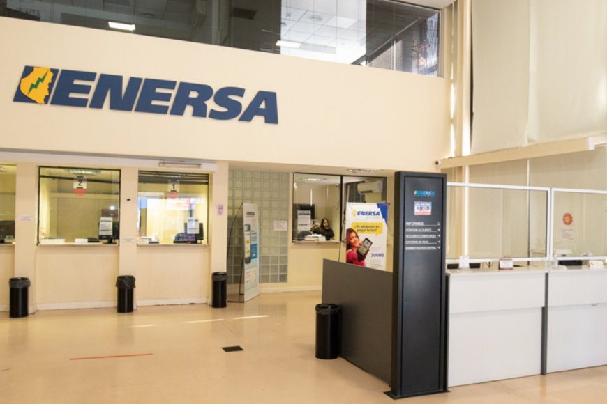 alt="La posible privatización de Enersa - cuyas oficinas se exhiben en la foto- y Salto Grande en Entre Ríos genera debate"