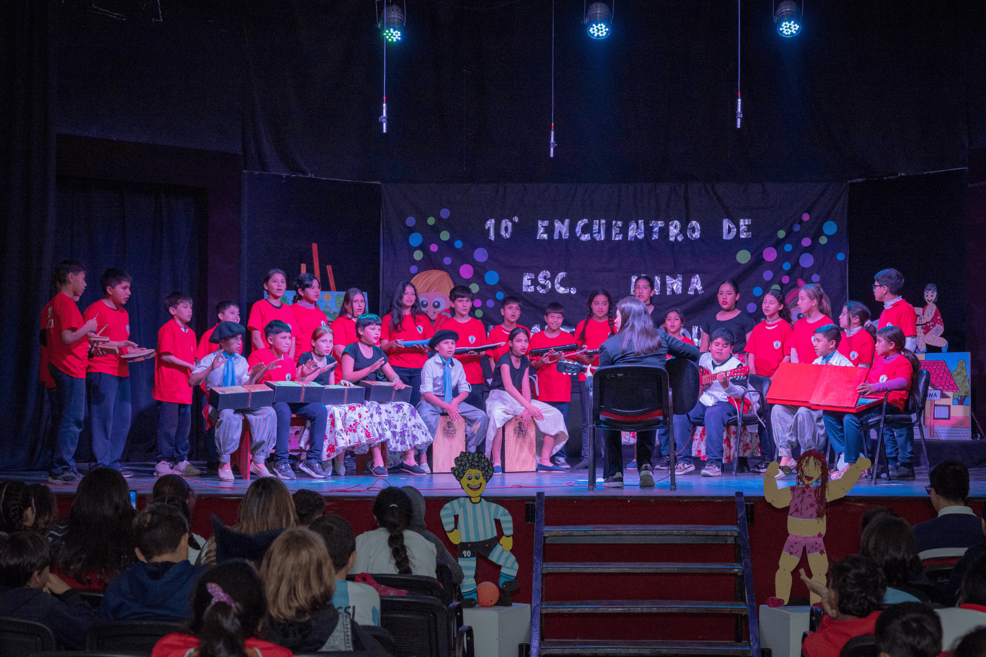 alt="Un cuadro folclórico en la apertura del décimo encuentro de escuelas nina en chajarí"