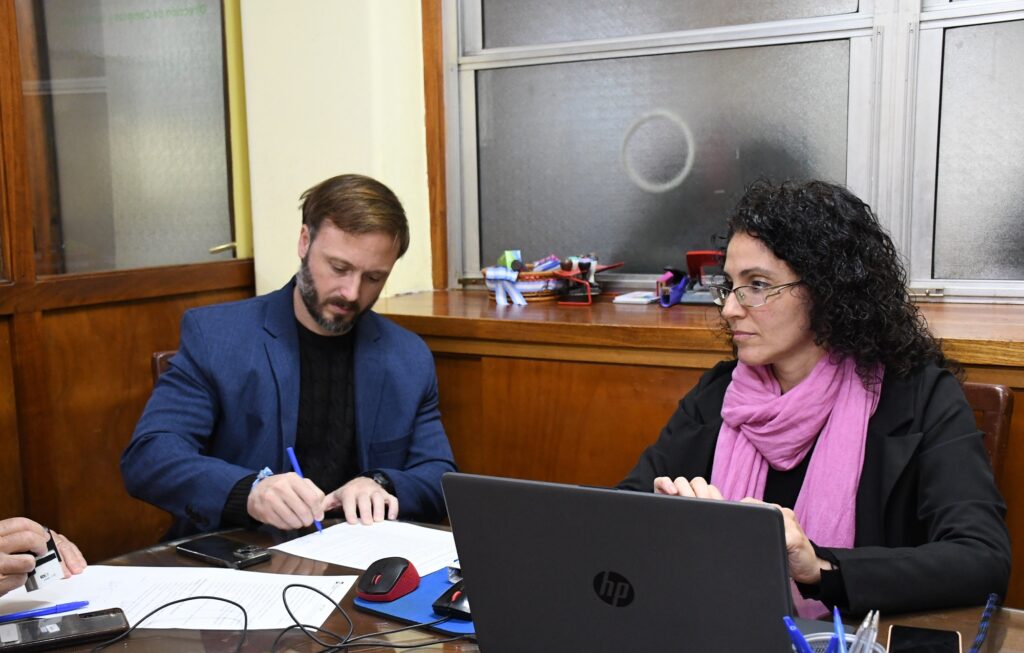 alt="Concordia avanza en la repavimentación de calle Paula Albarracín. Inversión de $800M con fondos propios para la obra vial"