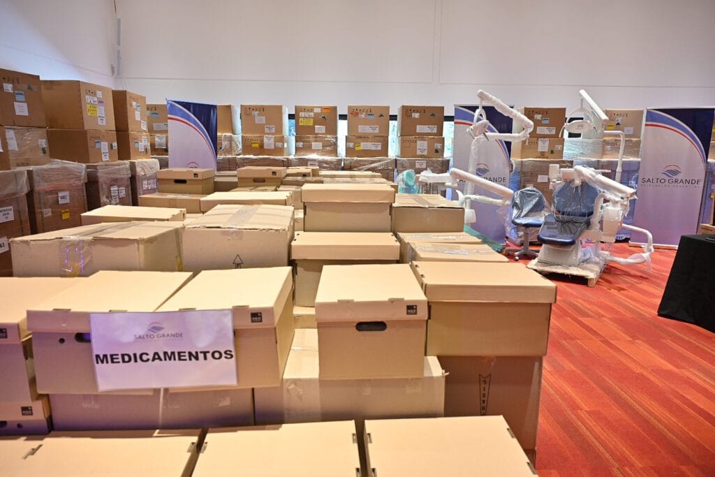alt="Parte de los insumos y equipamiento médico donado por la CTM de Salto Grande para fortalecer la salud en Entre Ríos"